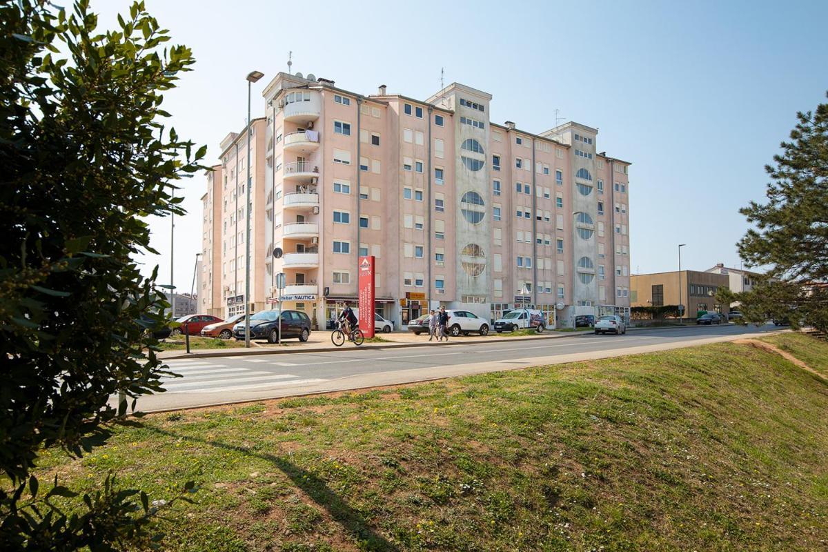 Apartment Aston Pula Exterior foto